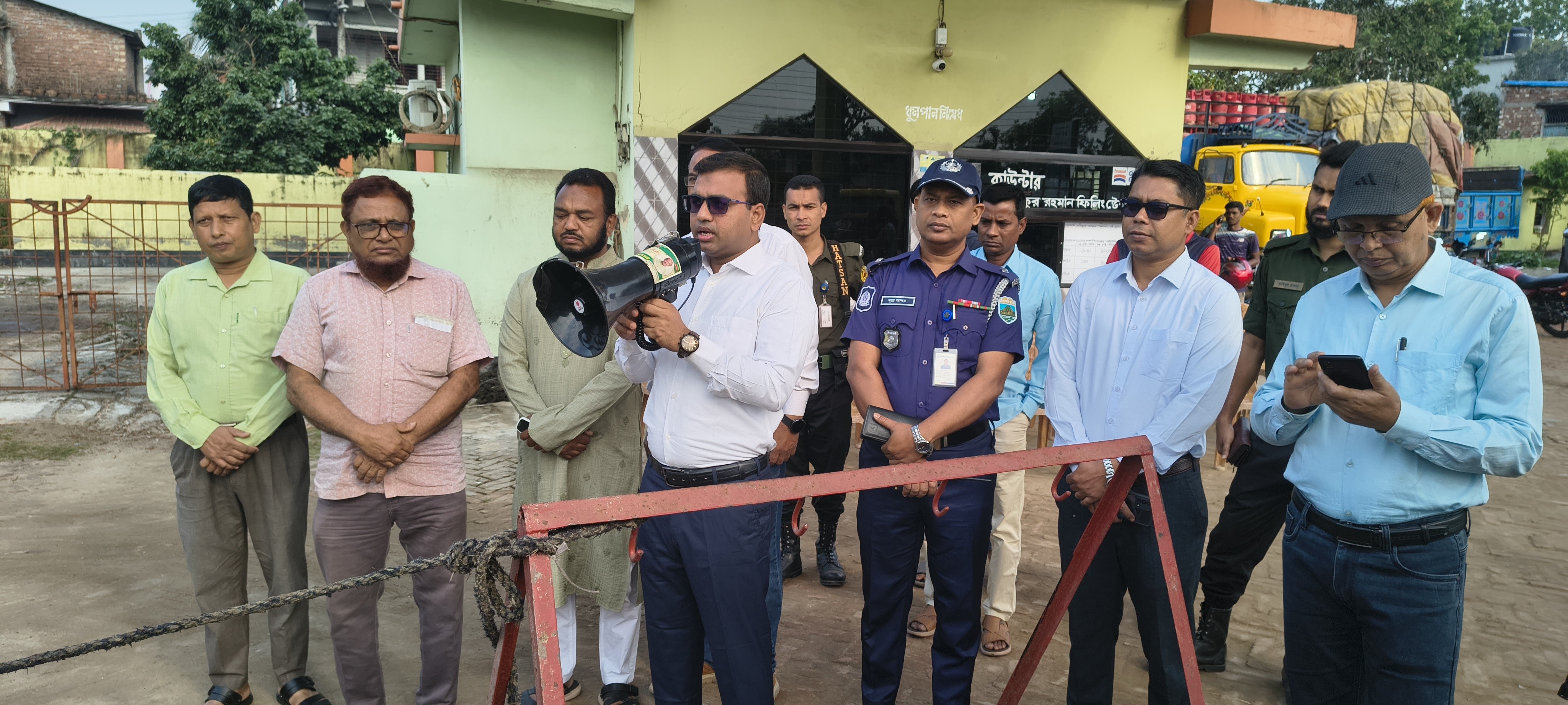 গোমস্তাপুরে অ্যাপসের মাধ্যমে জ্বালানি তেল বিক্রি শুরু